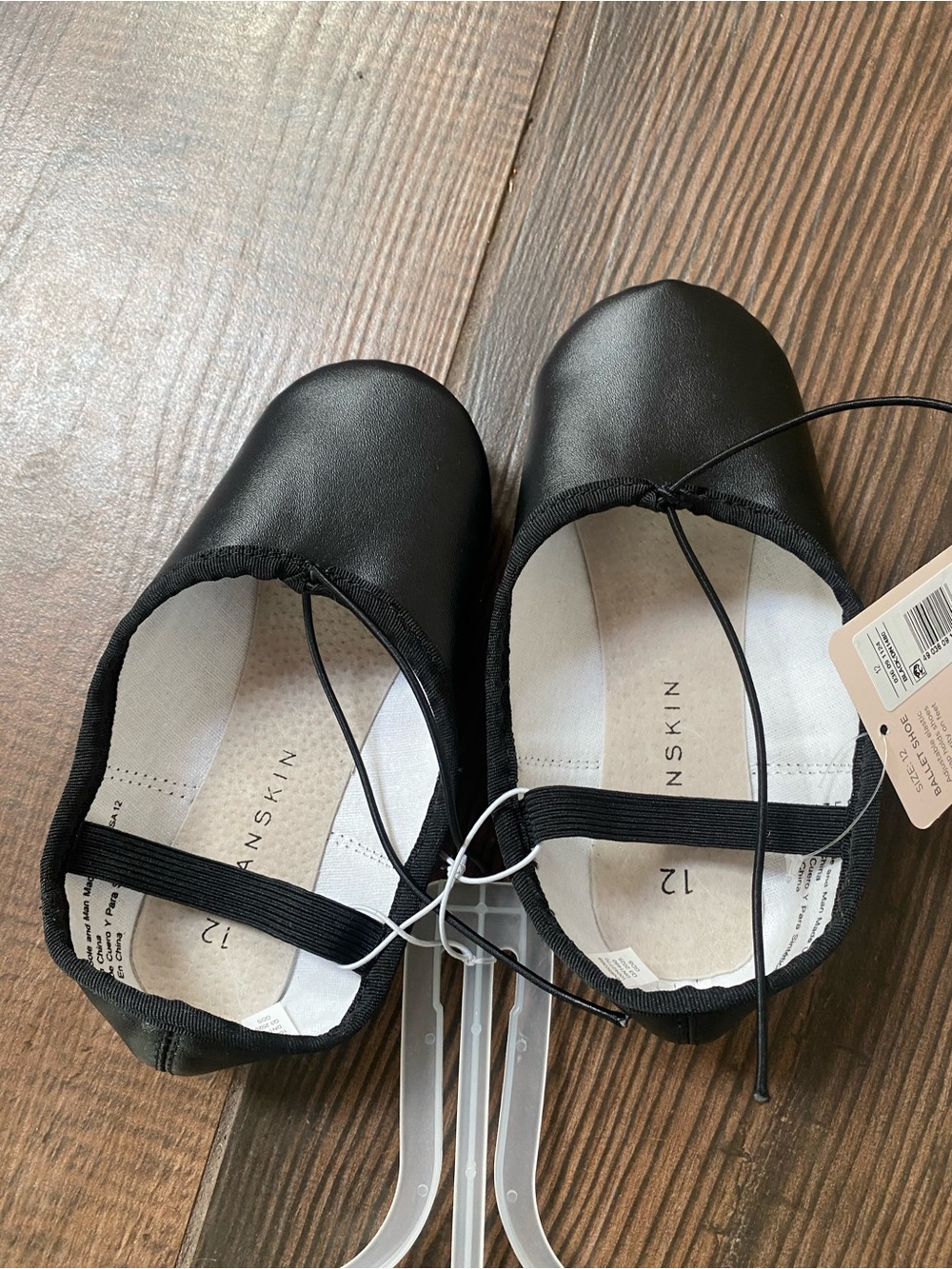 Danskin Girl’s Ballet Shoes NWT-SZ 12
